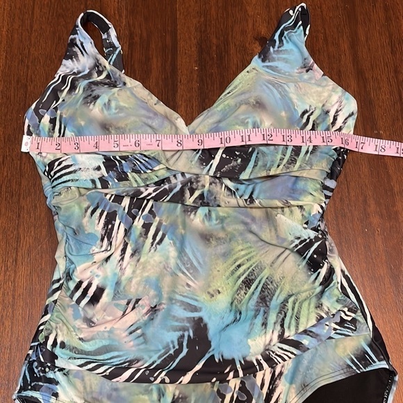SWIMSUIT for All tropical leaf print - Picture 9 of 10